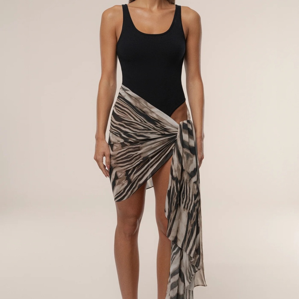 JLUXLABEL Black and Zebra Print Swim Sarong